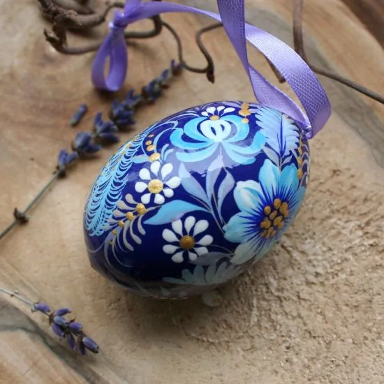 Hochwertiges Osterei mit zauberhaftem Vogel - Kunstvolle Ukrainische Ostereier