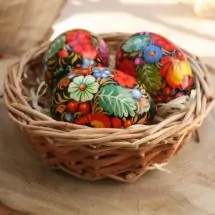 Handbemalte Ostereier im Körbchen - Ukrainische traditionelle Malerei - schönes Ostergeschenk