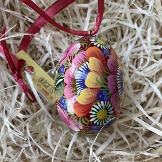 Ukrainian hand painted Easter egg with strawberry, Pysanky