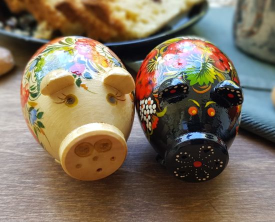 Glückssymbol - Schweinchen aus Holz, Salz- und Pfefferstreuer zartbemalt