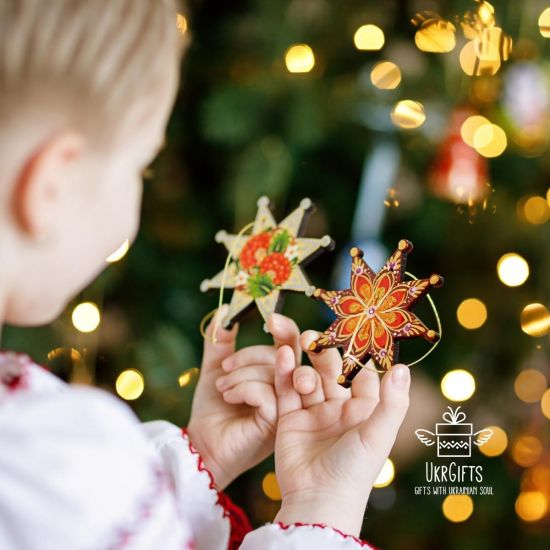 Christmas star, tree decoration, hand painting Petrykivka