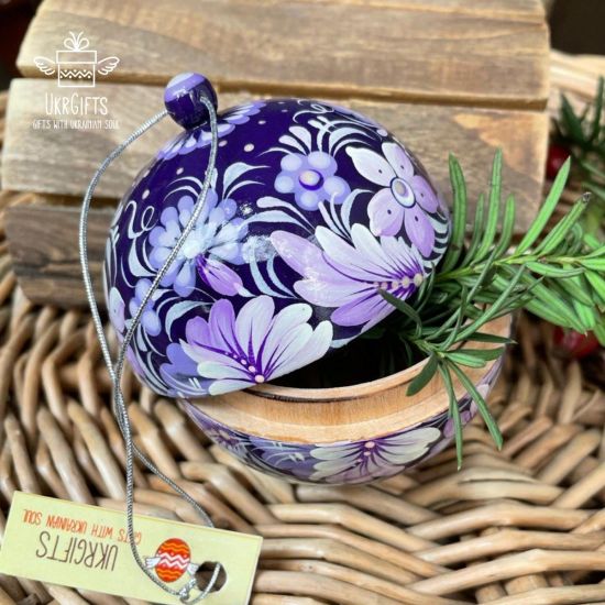 Exclusive Christmas ball, fine hand-painted according to Ukrainian tradition