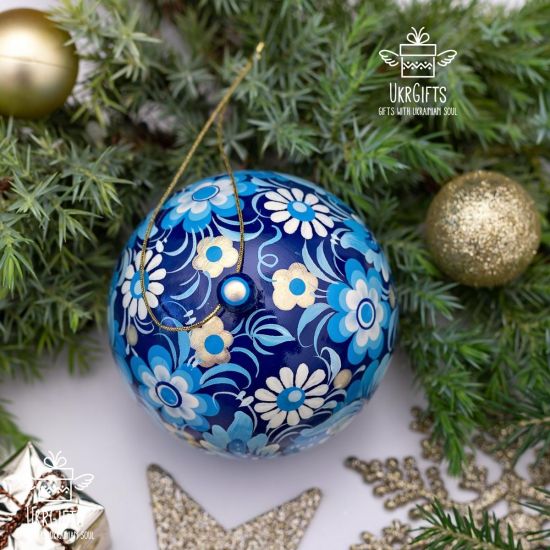 Christmas tree ball blue and white hand painted, box for present