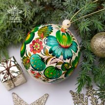 Ethnic Ukrainian Christmas tree ball and box for present, hand painted