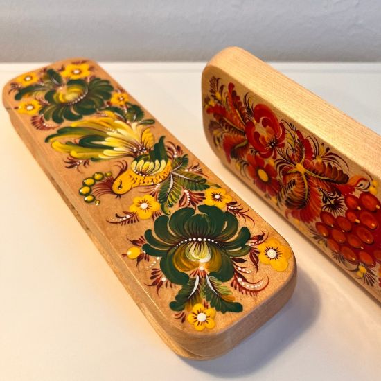 Ukrainian gift set - hand painted wooden pen in a box  mit Petrykivka painting