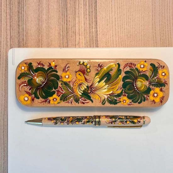 Ukrainian gift set - hand painted wooden pen in a box  mit Petrykivka painting