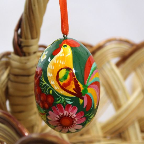 Bemaltes holz Osterei zum Aufhängen, traditionelles Kunsthandwerk