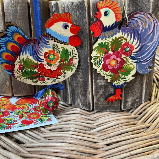 Handgefertigte Osterdekoration Set aus Holz- Hahn, Huhn mit kleinem Osterei  Ukrainisches Kunsthandwerk