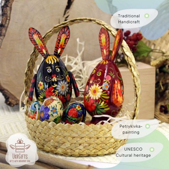 Easter basket with 2 funny Easter rabbits and 3 small Easter eggs made of wood - handicrafts