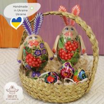 Schönes Ostergeschenk - 2 lustige Osterhasen, 3 kleine Ostereier aus Holz in dem Körbchen