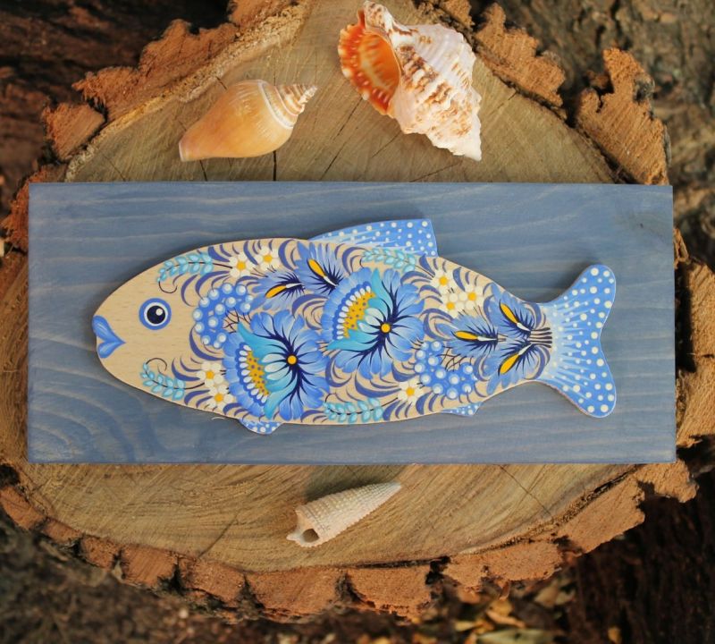 Wooden Fish wall decoration in softblue with delicate floral