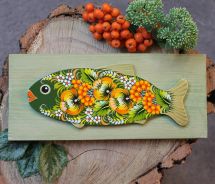Wooden Fish wall decoration in Green with delicate floral pattern