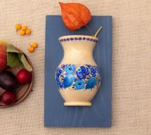 Exklusive Wanddeko zum Anhängen Wanddekoration aus Holz kleine Tasse mit blauen Blumen Bauernmalerei 