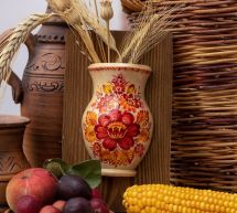 Rustikale Wanddeko aus Holz, hängende Vase für Trockenblumen